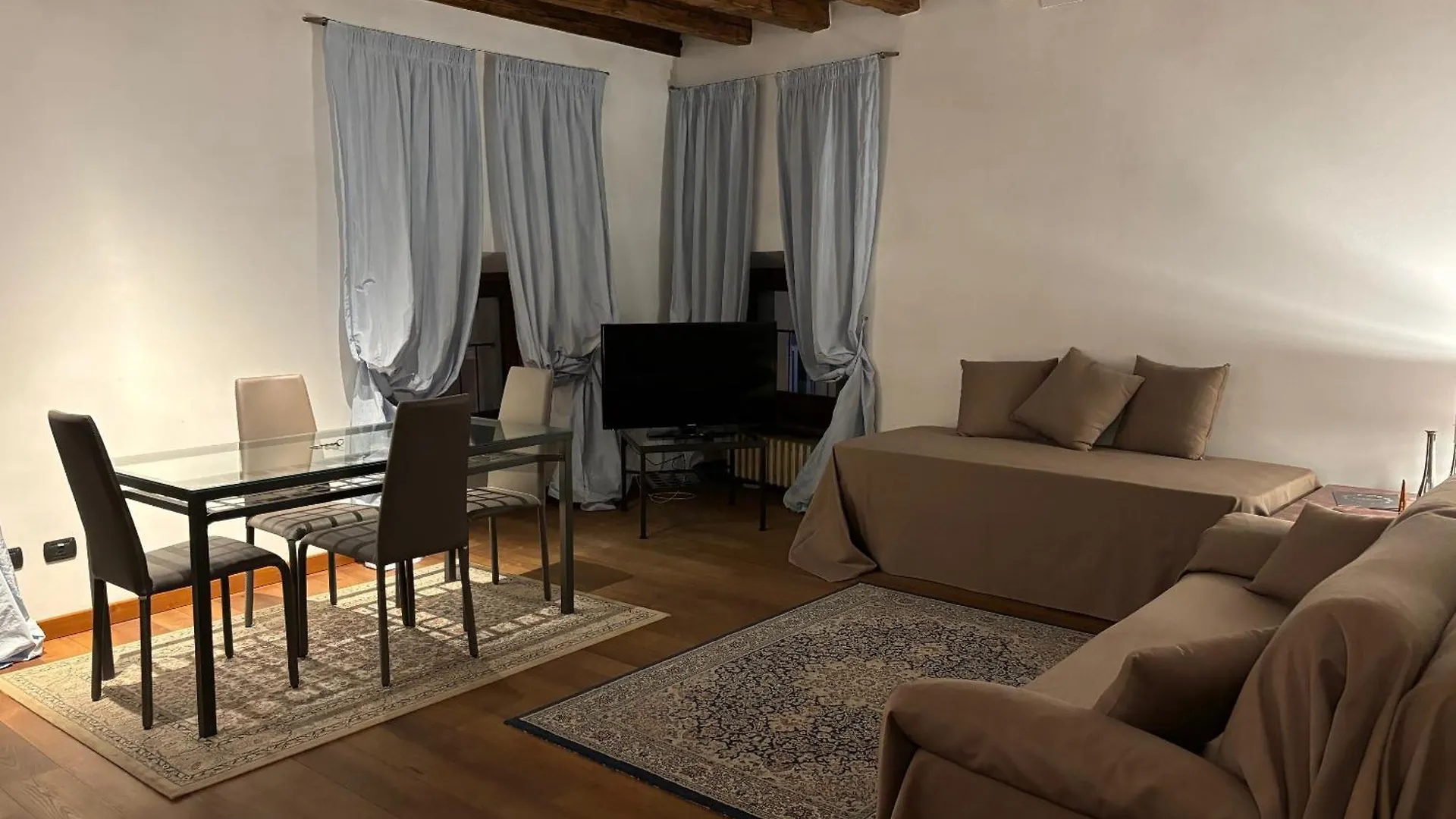 Piazza Erbe Lodge Verona 0*,  Italia