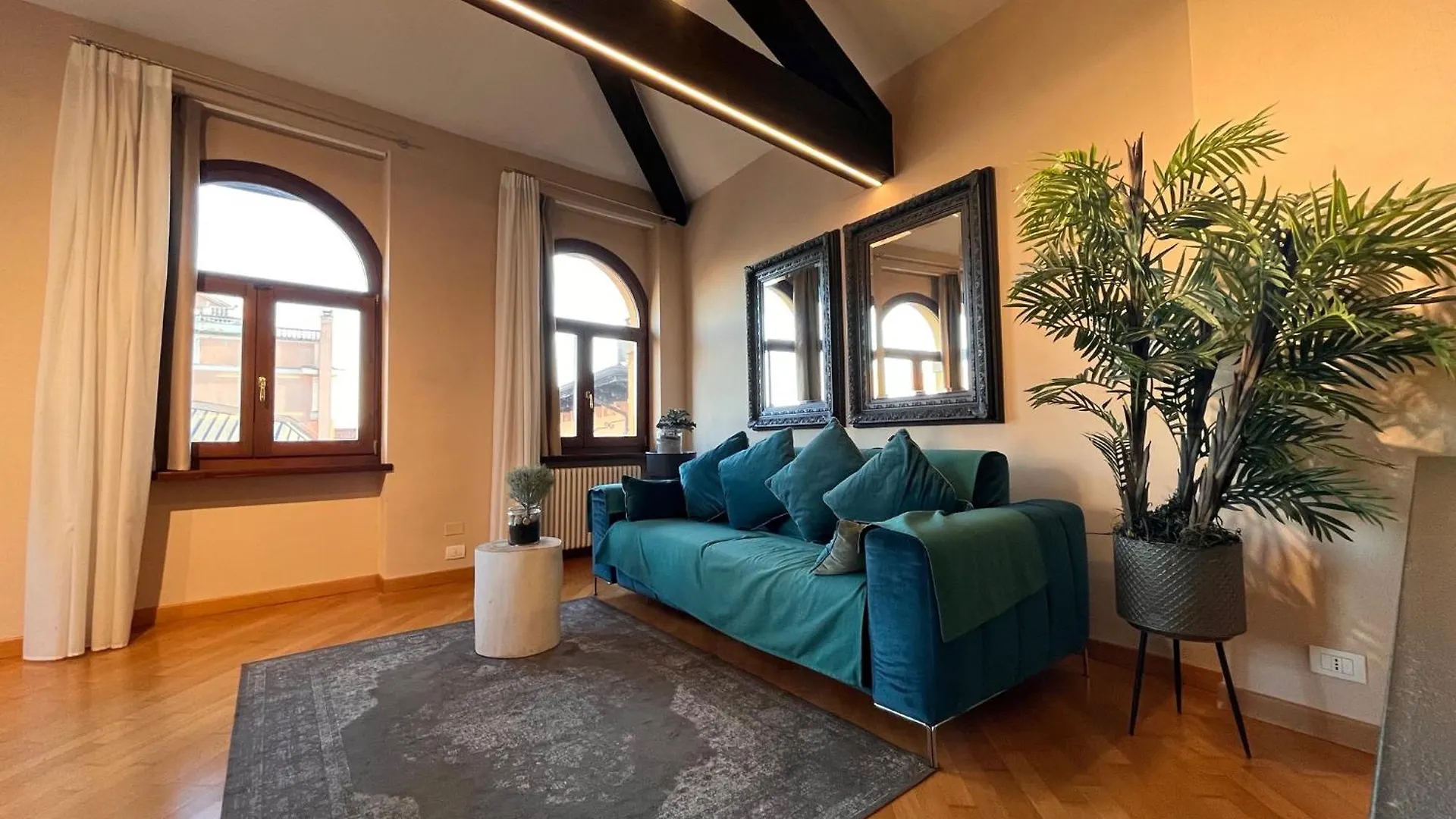 Piazza Erbe Lodge Verona Italia
