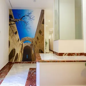 palazzo-caltagirone-apartments.palermohotels.org/