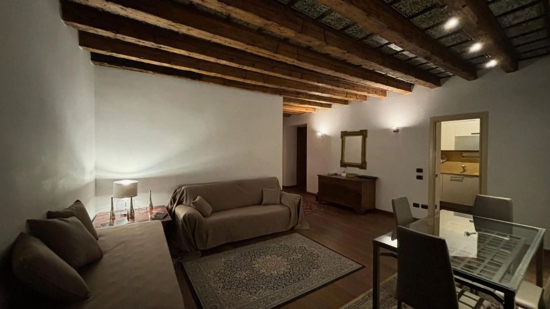 Piazza Erbe Lodge Verona Apartmán