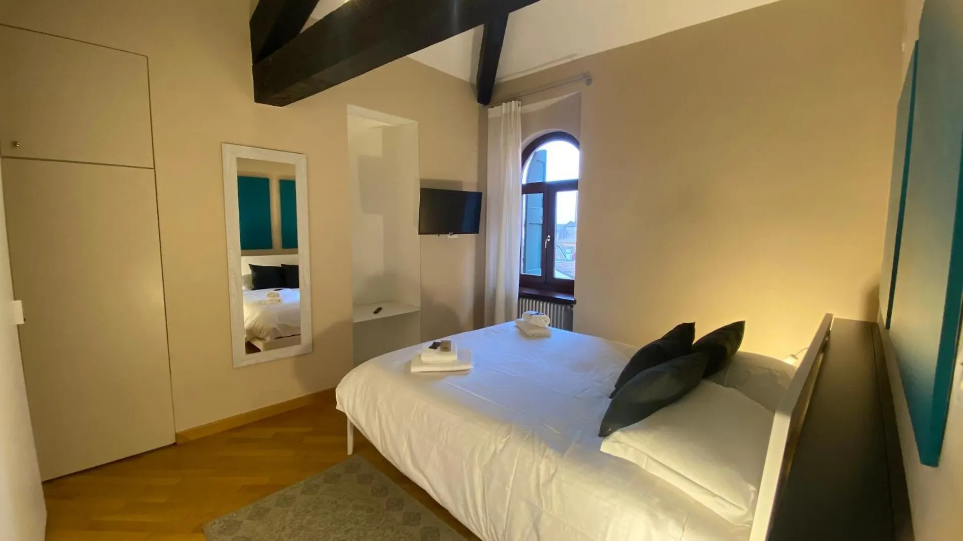 Piazza Erbe Lodge Verona 0*,  Itálie