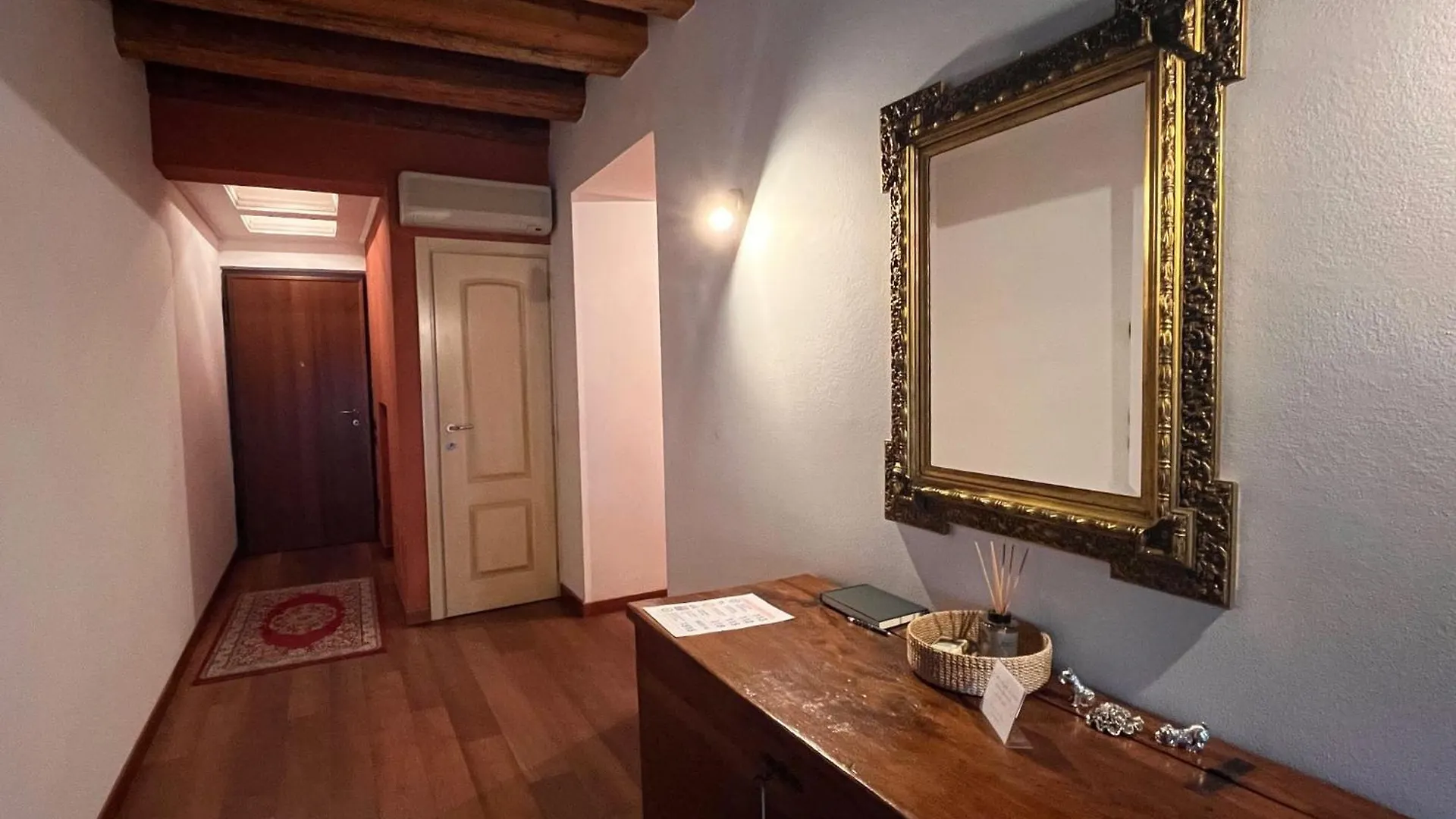 Piazza Erbe Lodge Verona 0*,  Itálie