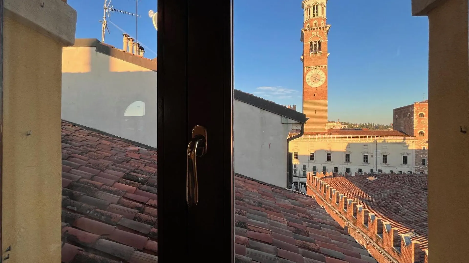 Piazza Erbe Lodge Verona 0*,  Itálie