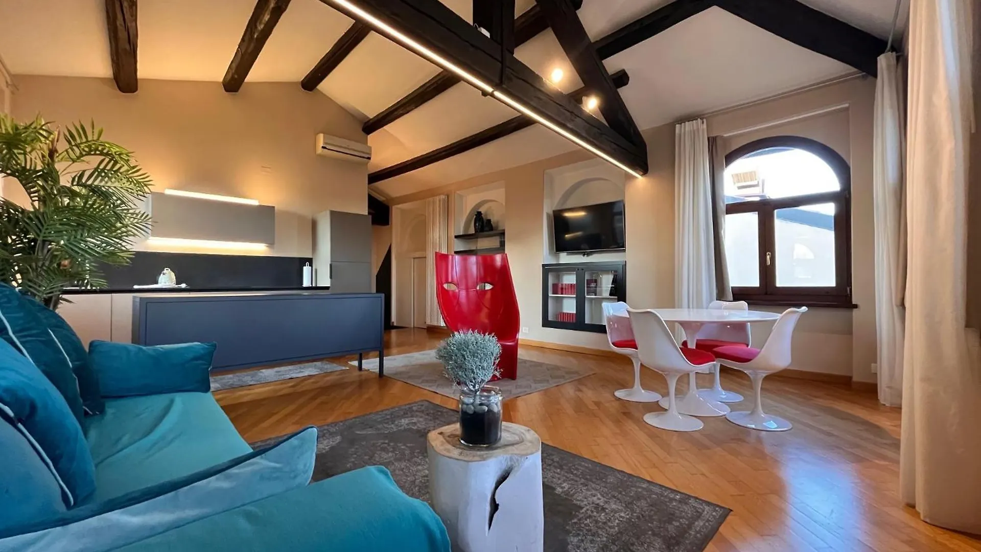 Piazza Erbe Lodge Verona Apartmán